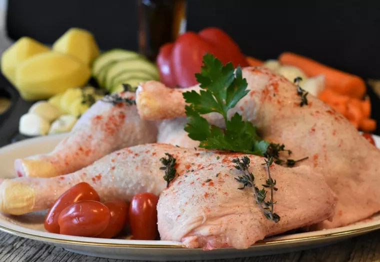 Paupiette de chapon lardé farcie festive (23,05€/Kg), Vienne, La Ferme Guinet