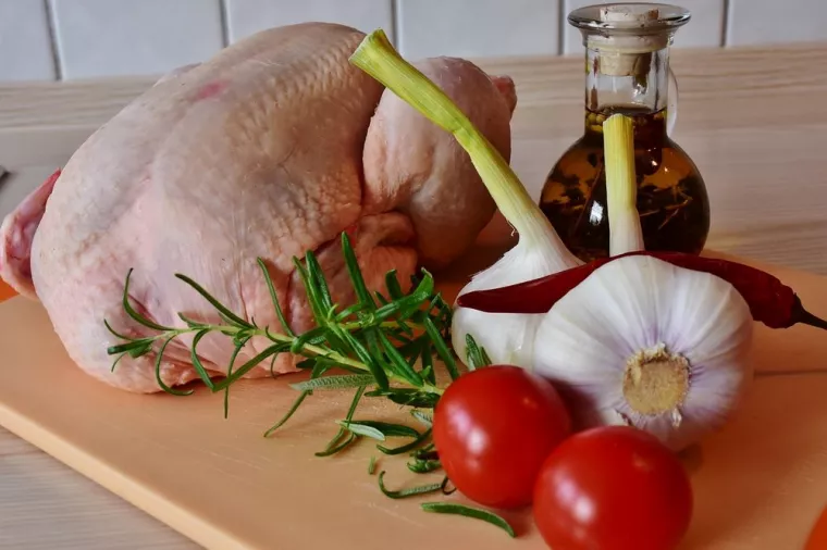 Poularde (17,59€/kg), Vienne, La Ferme Guinet